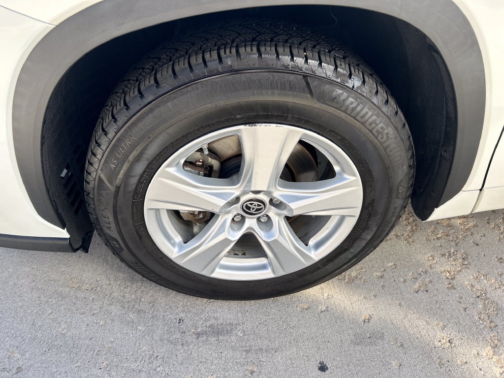 Certified 2020 Toyota Highlander L FWD image 15