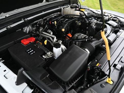 Used 2024 Jeep Wrangler Unlimited Rubicon AWD/4WD image 14
