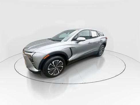 New 2025 Chevrolet Blazer EV LT image 4