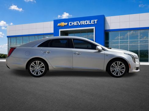 Certified 2018 Cadillac XTS Luxury FWD image 8