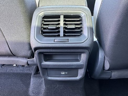 New 2025 Volkswagen Taos SE image 8