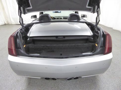 Used 2004 Cadillac XLR RWD image 33