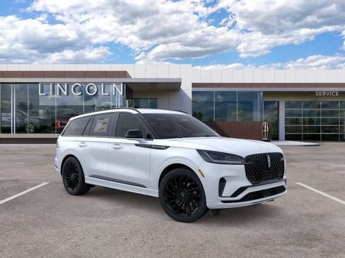 Used 2026 Lincoln Aviator Reserve AWD/4WD image 7