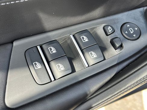 Used 2022 BMW M5 image 32