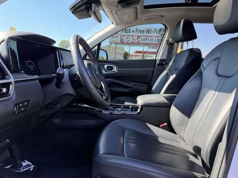 Used 2023 Kia Sorento SX AWD/4WD image 8