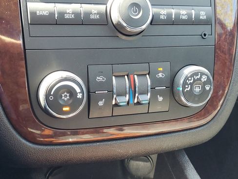 Used 2011 Chevrolet Impala LT w/ Luxury Edition Package FWD image 23