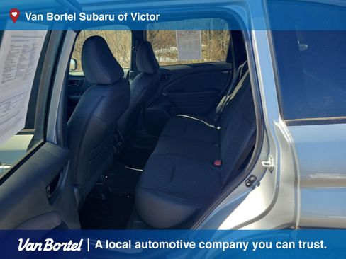 Used 2025 Subaru Forester Premium image 24