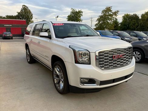 Used 2019 GMC Yukon XL Denali w/ Denali Ultimate Package image 2