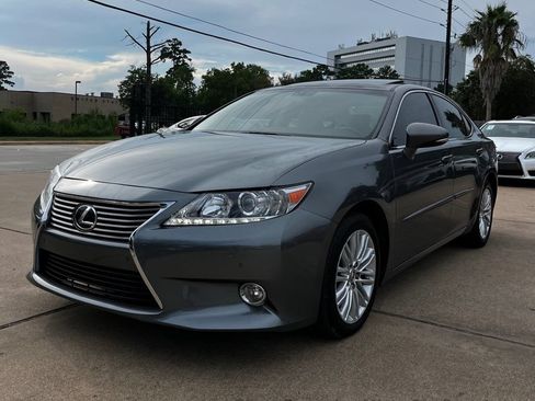 Used 2014 Lexus ES 350 w/ Luxury Package FWD image 1