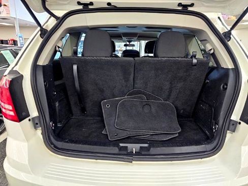 Used 2018 Dodge Journey SE image 40