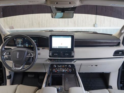 Used 2020 Lincoln Navigator Reserve w/ Luxury Package AWD/4WD image 17