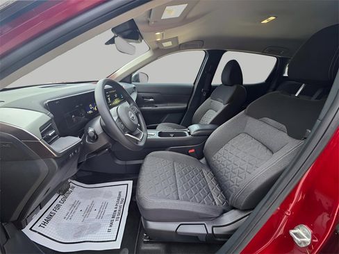 Used 2025 Nissan Kicks SV w/ Illumination Package image 17