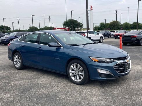 Used 2025 Chevrolet Malibu LT FWD image 3