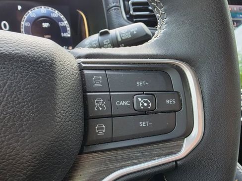 Used 2024 Jeep Wagoneer L Series II w/ Flexible Seating Group RWD image 27