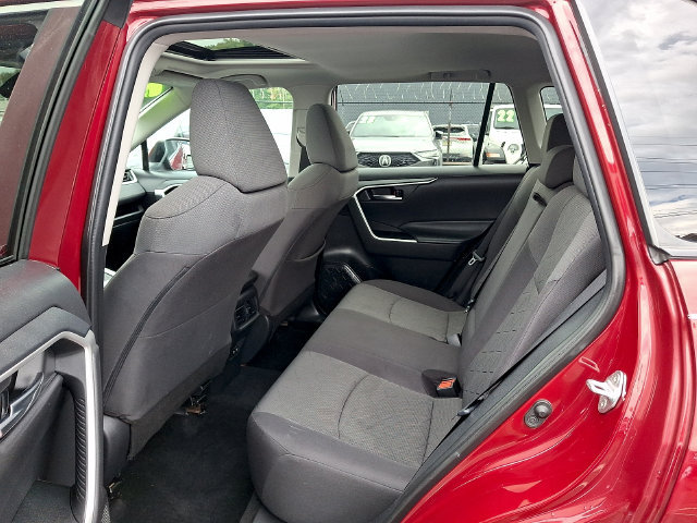 Used 2020 Toyota RAV4 XLE w/ Convenience Package AWD/4WD image 8