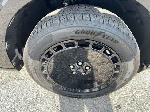 New 2025 Ford Maverick Lobo image 11