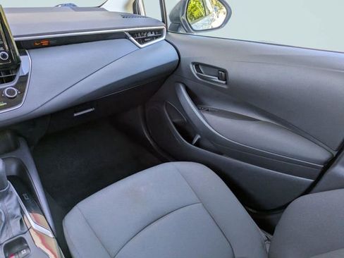 Used 2022 Toyota Corolla LE image 16