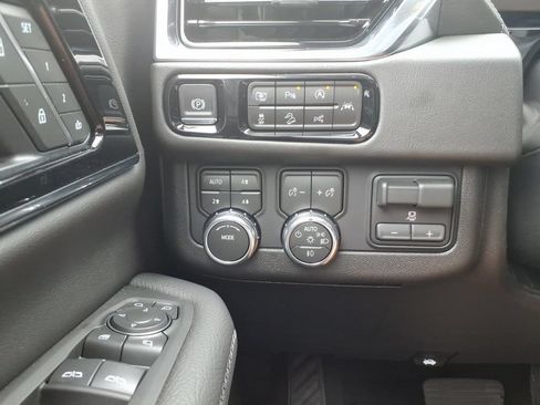New 2026 GMC Yukon XL Denali AWD/4WD image 19