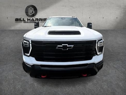 Used 2025 Chevrolet Silverado 2500 LT w/ Trail Boss Package AWD/4WD image 2