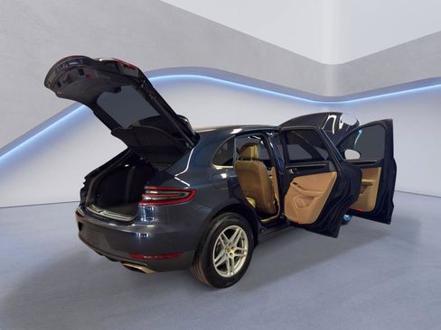 Used 2017 Porsche Macan AWD/4WD image 12