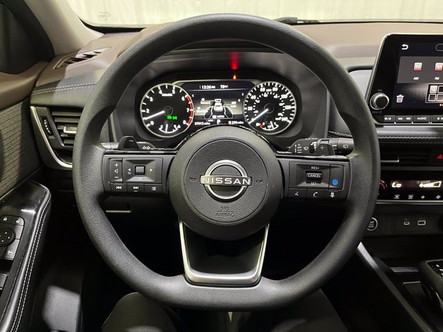 Used 2023 Nissan Rogue SV AWD/4WD image 18