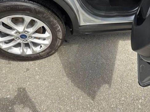 Certified 2022 Ford Escape SE w/ Cold Weather Package AWD/4WD image 22