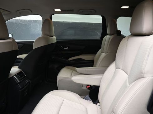 Certified 2024 Subaru Ascent Premium w/ Convenience Package image 18