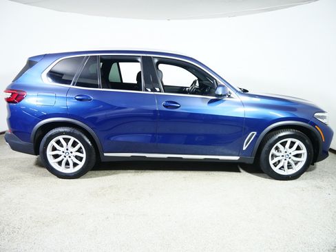 Used 2022 BMW X5 xDrive40i w/ Premium Package AWD/4WD image 8