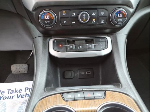 Used 2024 Chevrolet Equinox LT w/ LPO, Floor Liner Package FWD image 21