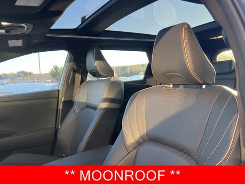 Used 2025 Toyota Crown Signia w/ Advanced Technology Package image 2