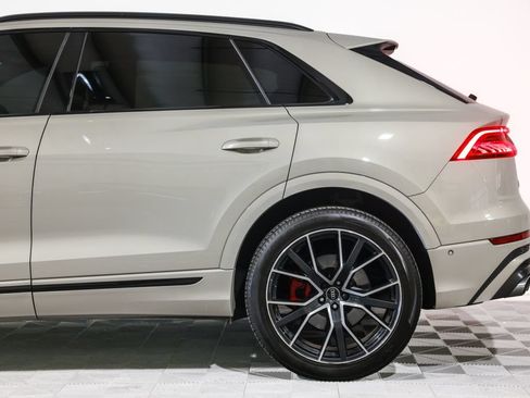 Used 2021 Audi SQ8 Prestige AWD/4WD image 16