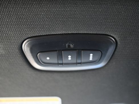 Used 2025 RAM 1500 Laramie AWD/4WD image 29