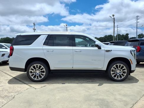New 2026 GMC Yukon Denali w/ Denali Reserve Package AWD/4WD image 8