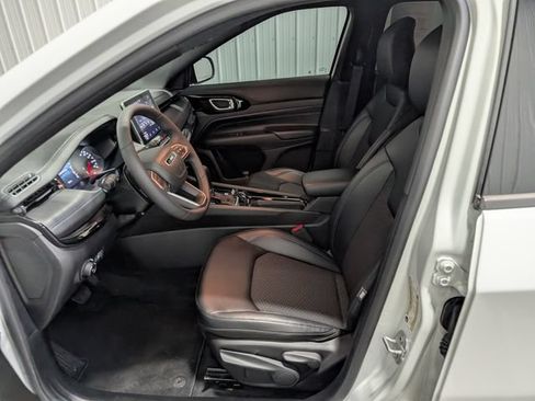 Used 2025 Jeep Compass Latitude w/ Altitude Special Edition AWD/4WD image 14