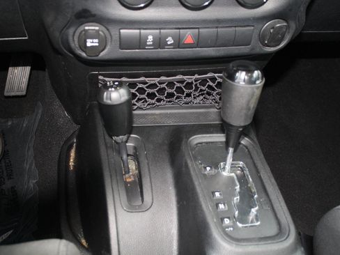 Used 2012 Jeep Wrangler Unlimited Sport image 12