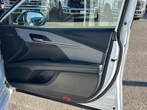 Used 2025 Toyota Camry SE w/ Multimedia Upgrade Package image 7