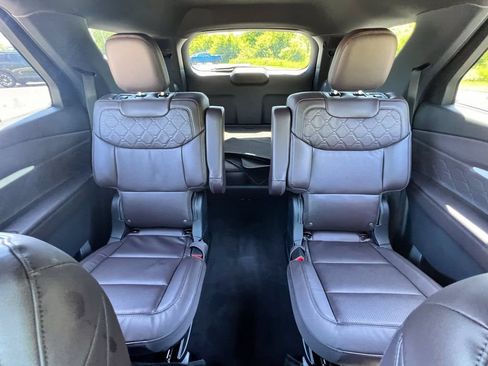 Used 2026 Ford Explorer Platinum w/ LUX Leather Package AWD/4WD image 30