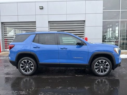 Used 2025 GMC Terrain Elevation w/ Elevation Premium Package image 8