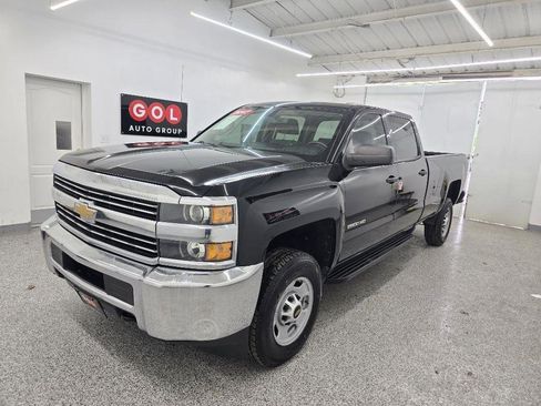 Used 2017 Chevrolet Silverado 2500 W/T RWD image 4