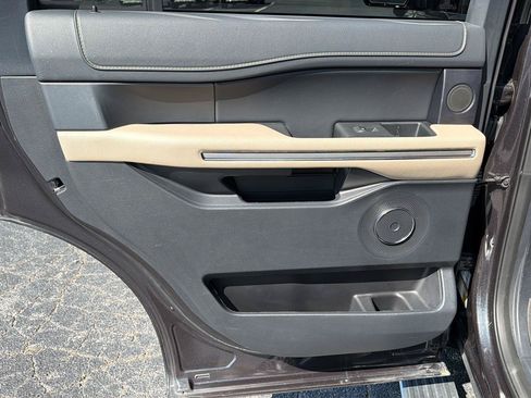 Used 2024 Ford Expedition Limited RWD image 18