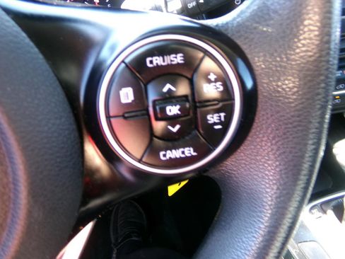 Used 2021 Kia Soul LX FWD image 15