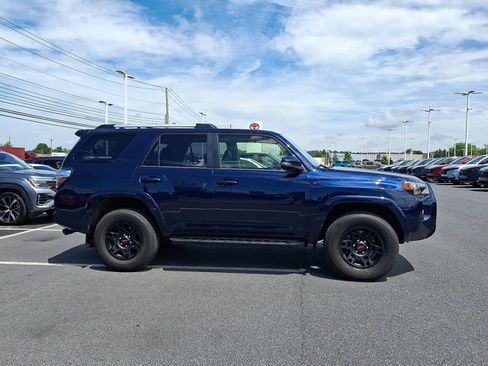 Used 2024 Toyota 4Runner SR5 Premium w/ Moonroof Package AWD/4WD image 7