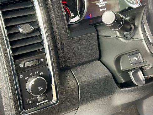 Used 2017 RAM 1500 Laramie w/ Convenience Group image 10