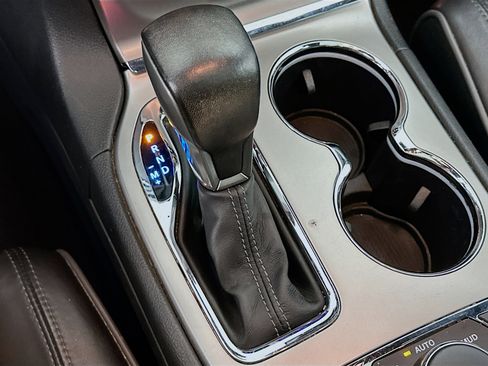 Used 2019 Jeep Grand Cherokee Overland image 25