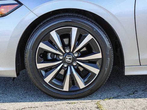 Used 2024 Honda Civic EX image 9