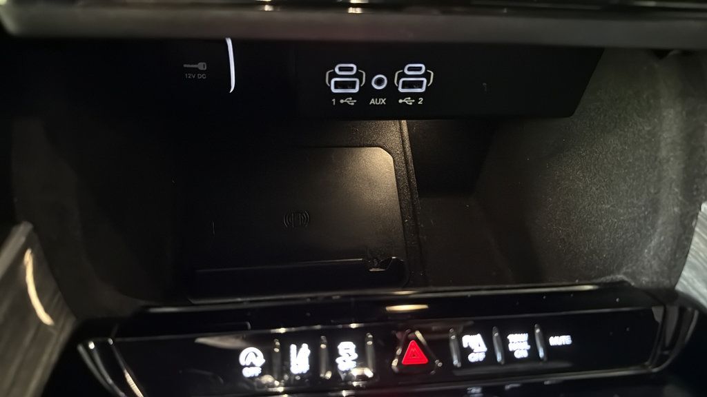 Used 2022 Jeep Wagoneer Series II AWD/4WD image 35