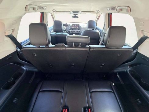 Used 2022 Nissan Pathfinder SL w/ SL Black Package AWD/4WD image 8