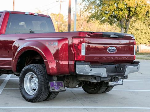 Used 2018 Ford F350 XLT w/ XLT Premium Package image 14