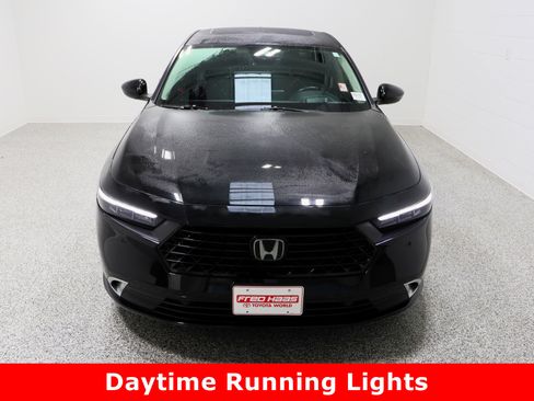 Used 2023 Honda Accord Touring image 3