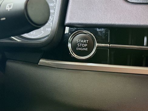 Used 2024 Mitsubishi Outlander ES FWD image 20